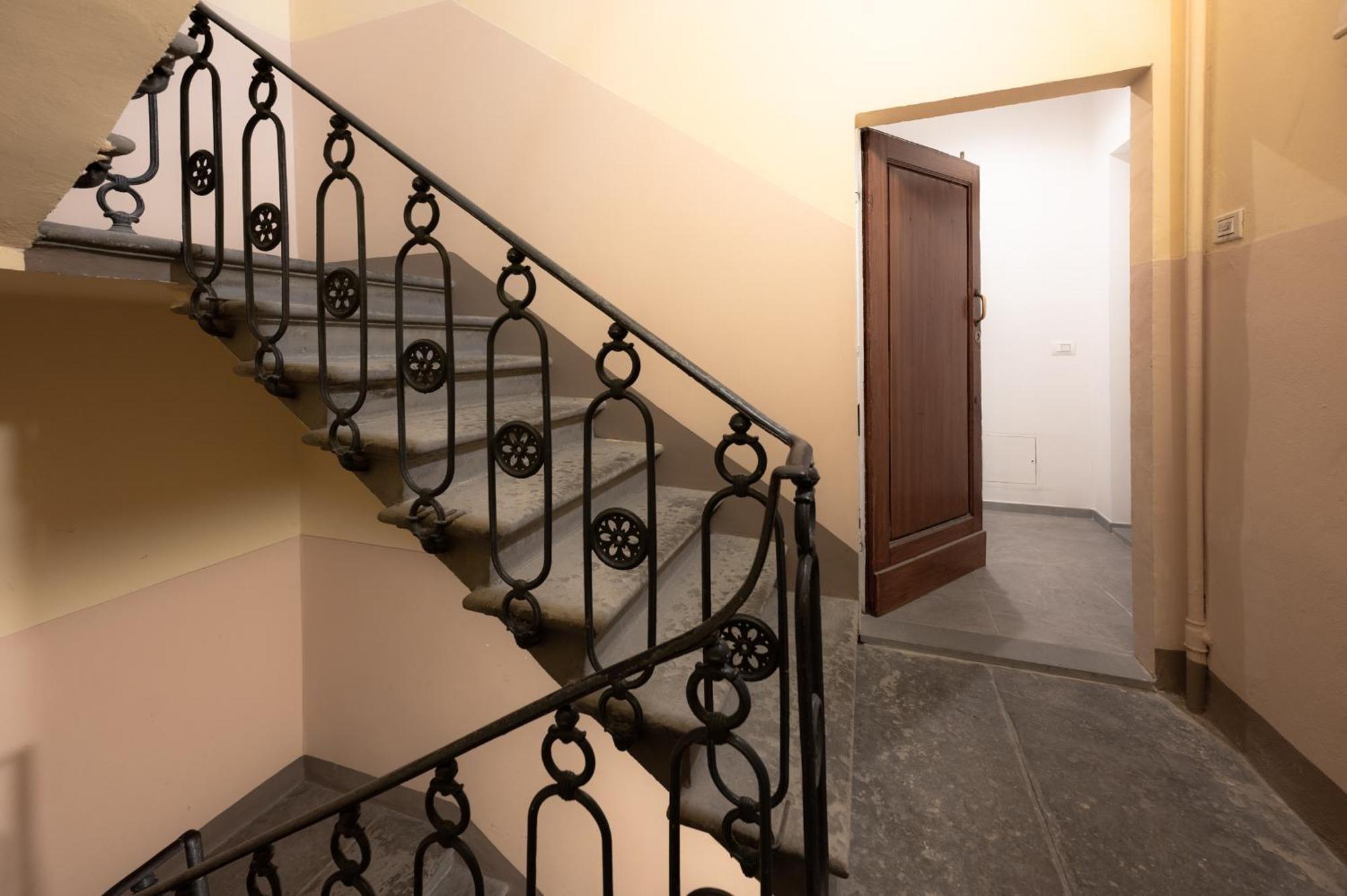 Via Ponte Alle Mosse, 19 - Florence Charming Apartments - A Chic, Newly Renovated Apartment Near Tram Leopolda, A Few Min From Downtown Ngoại thất bức ảnh