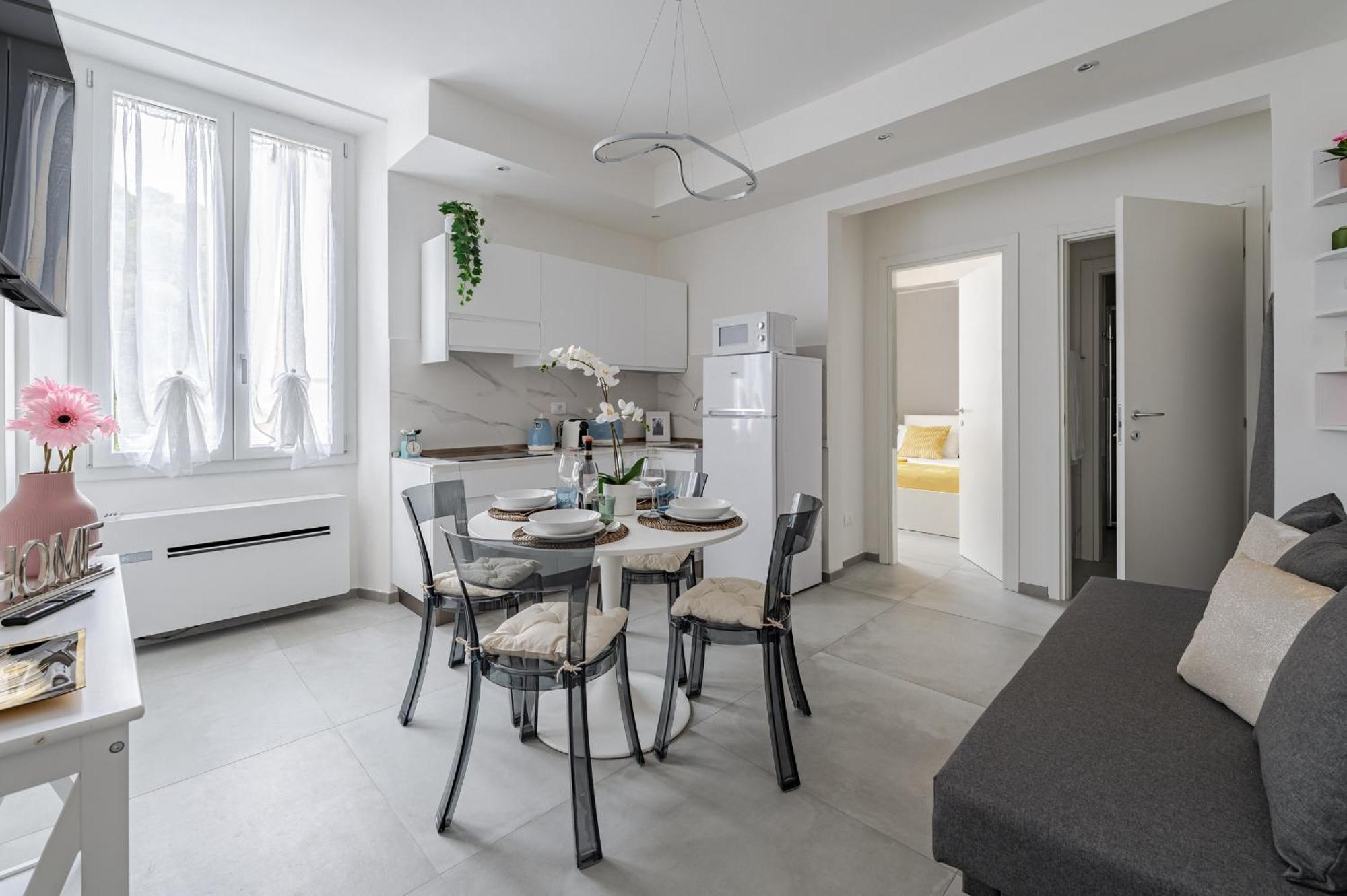 Via Ponte Alle Mosse, 19 - Florence Charming Apartments - A Chic, Newly Renovated Apartment Near Tram Leopolda, A Few Min From Downtown Ngoại thất bức ảnh