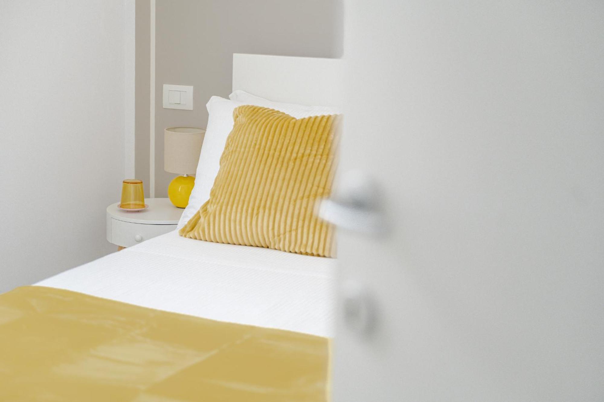 Via Ponte Alle Mosse, 19 - Florence Charming Apartments - A Chic, Newly Renovated Apartment Near Tram Leopolda, A Few Min From Downtown Ngoại thất bức ảnh